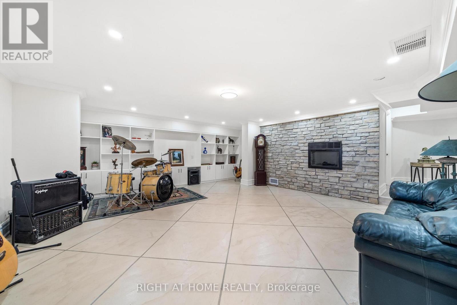 403 Hess Street S, Hamilton, Ontario  L8P 3R2 - Photo 39 - X12143694
