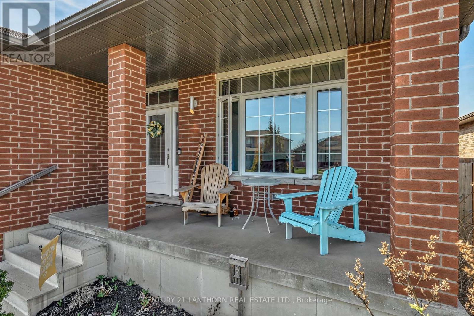 Property at 65 CREWS CRESCENT image 3