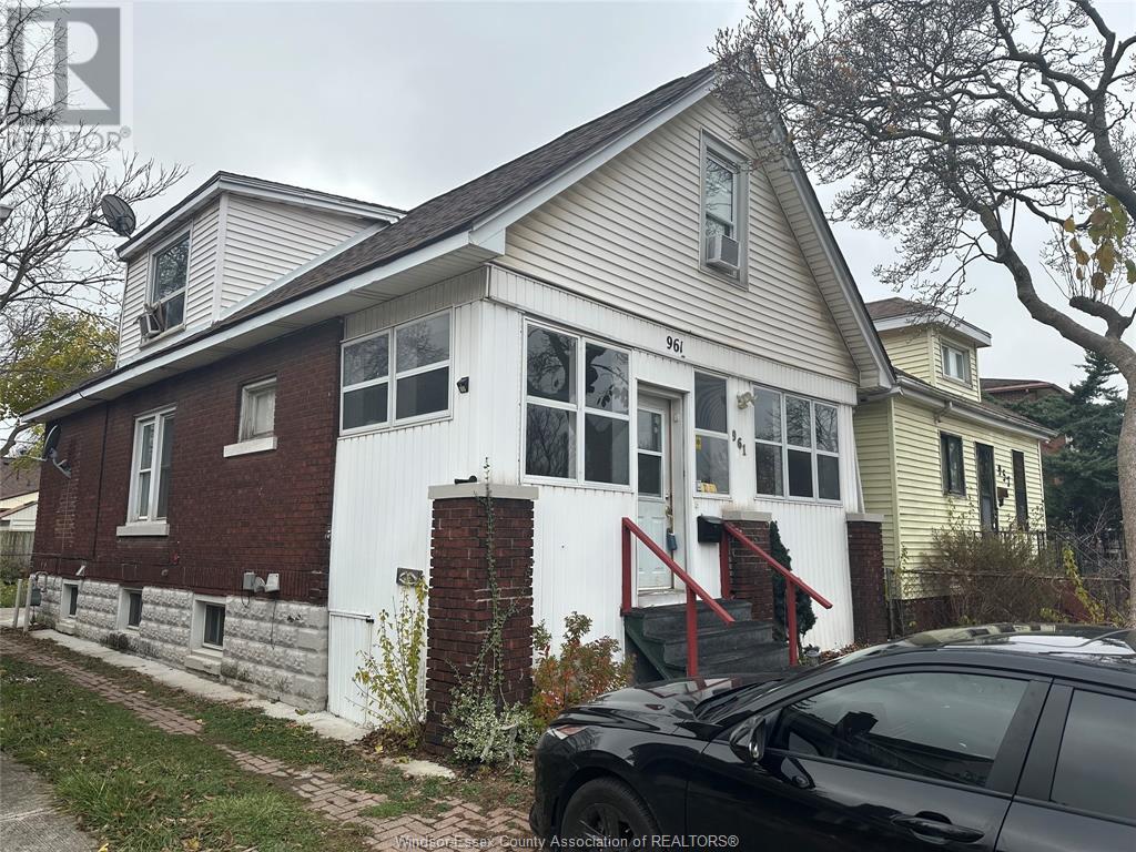 Property at 961 CAMPBELL image 1