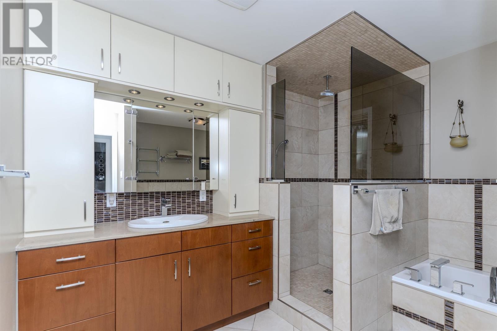 706 East Green Bay Rd, Shuniah, Ontario  P7A 0H5 - Photo 14 - TB251133