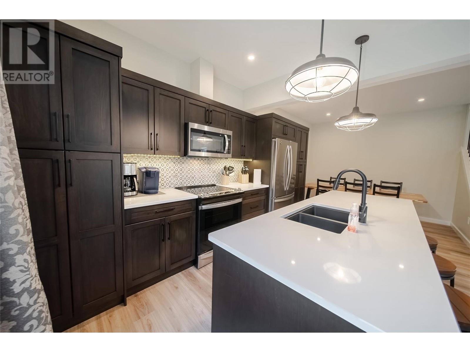 421 Wildstone Close N Unit# 2, Cranbrook, British Columbia V1C 0G4 - Photo 4 - 10346864