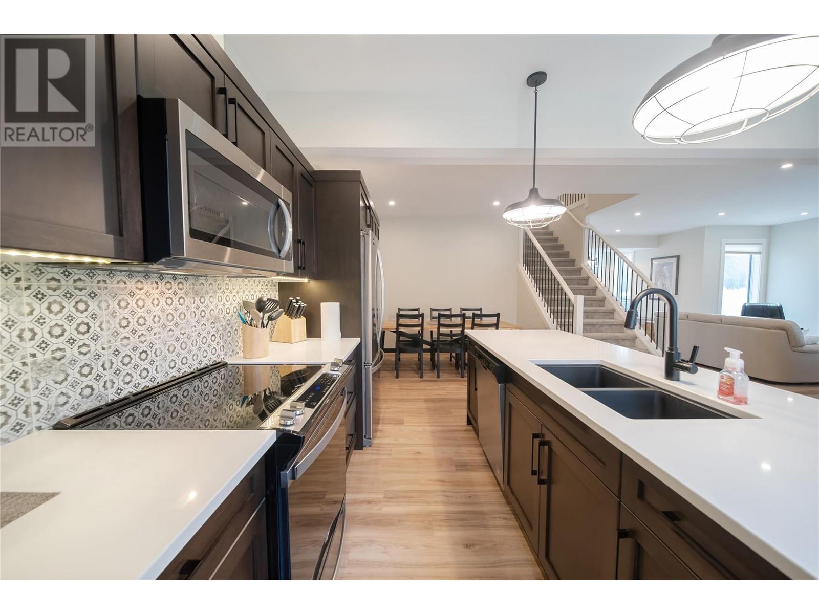 421 Wildstone Close N Unit# 2, Cranbrook, British Columbia V1C 0G4 - Photo 5 - 10346864