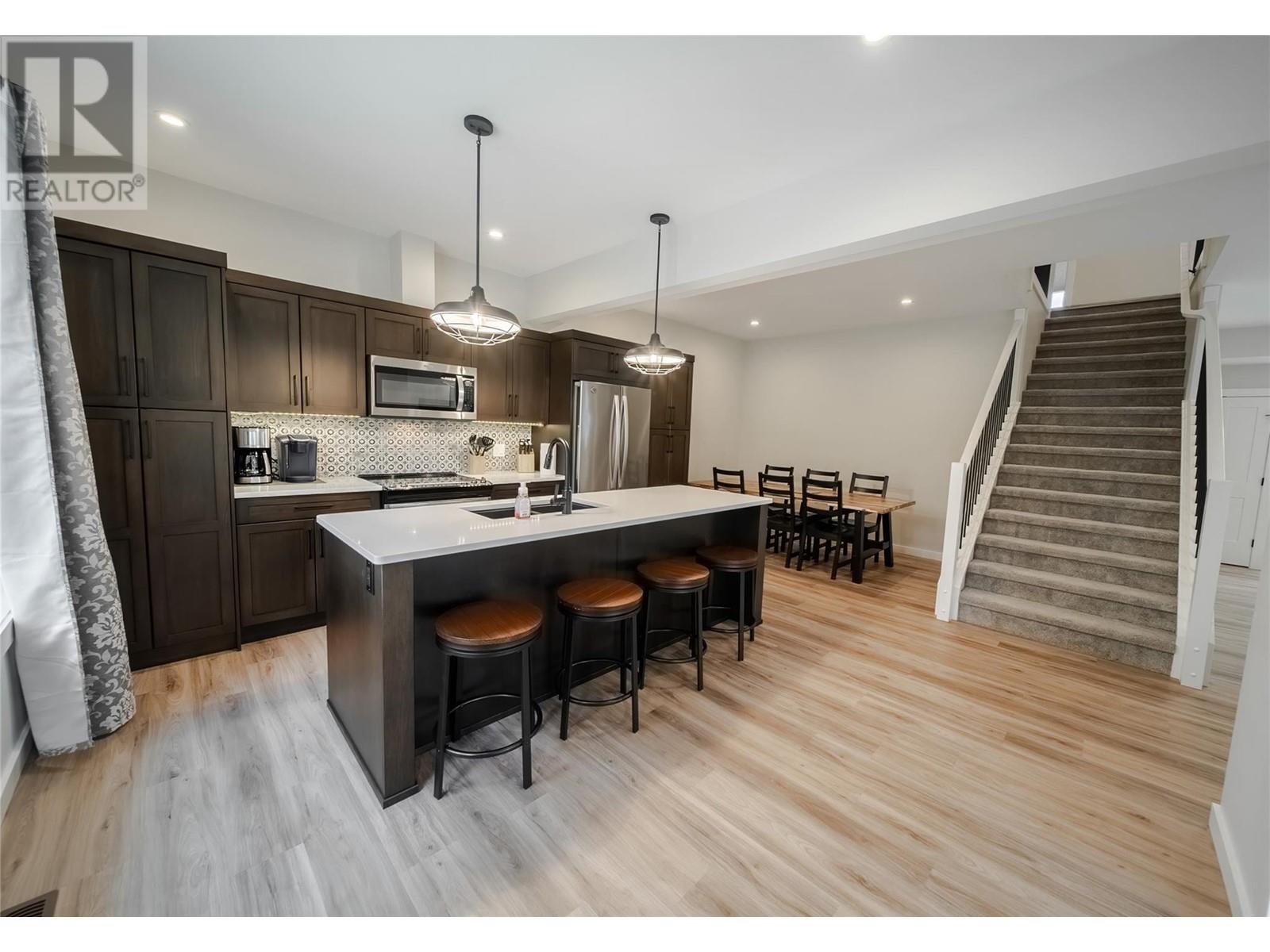 421 Wildstone Close N Unit# 2, Cranbrook, British Columbia V1C 0G4 - Photo 2 - 10346864