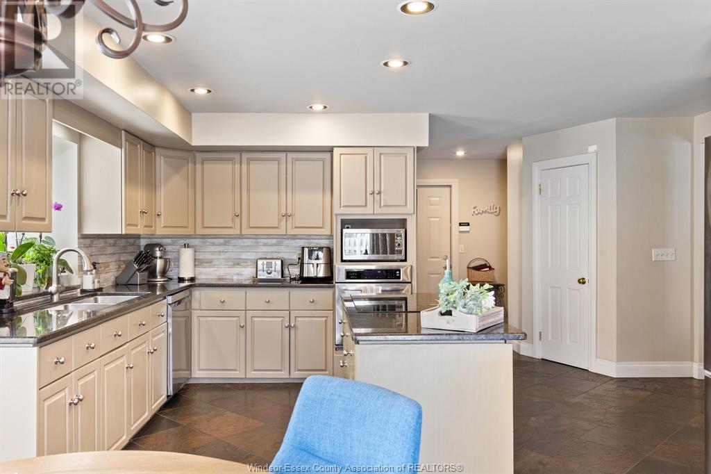 3940 Villa Borghese Drive, Windsor, Ontario  N9E 2K4 - Photo 6 - 25011351
