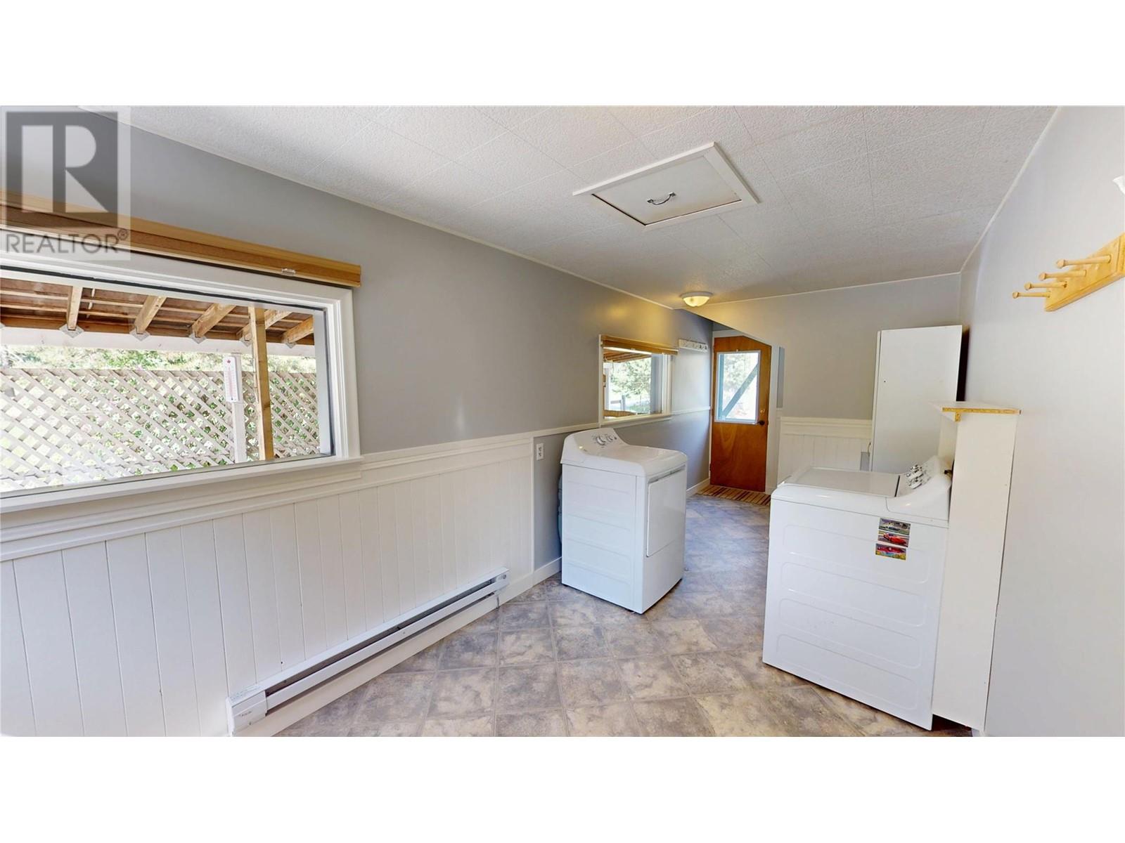 5460 Whimster Road, Canyon, British Columbia  V0B 1C1 - Photo 17 - 10344333