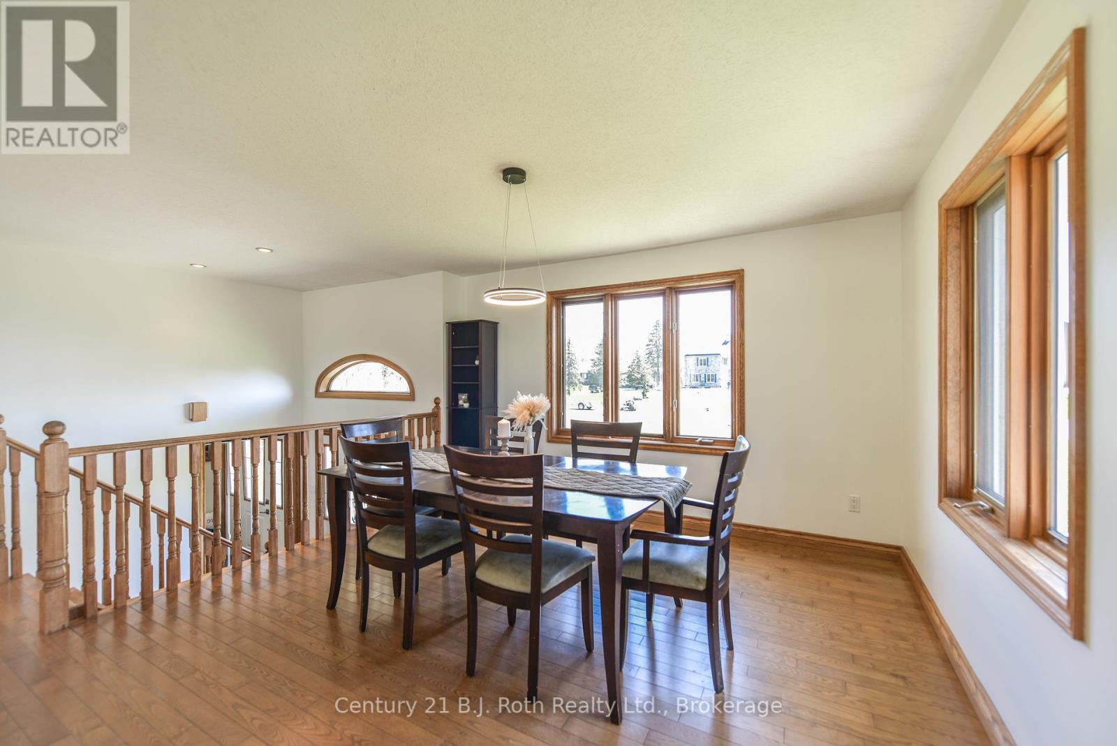 4086 Lawton Lane, Ramara (Atherley), Ontario  L3V 6H7 - Photo 10 - S12143727