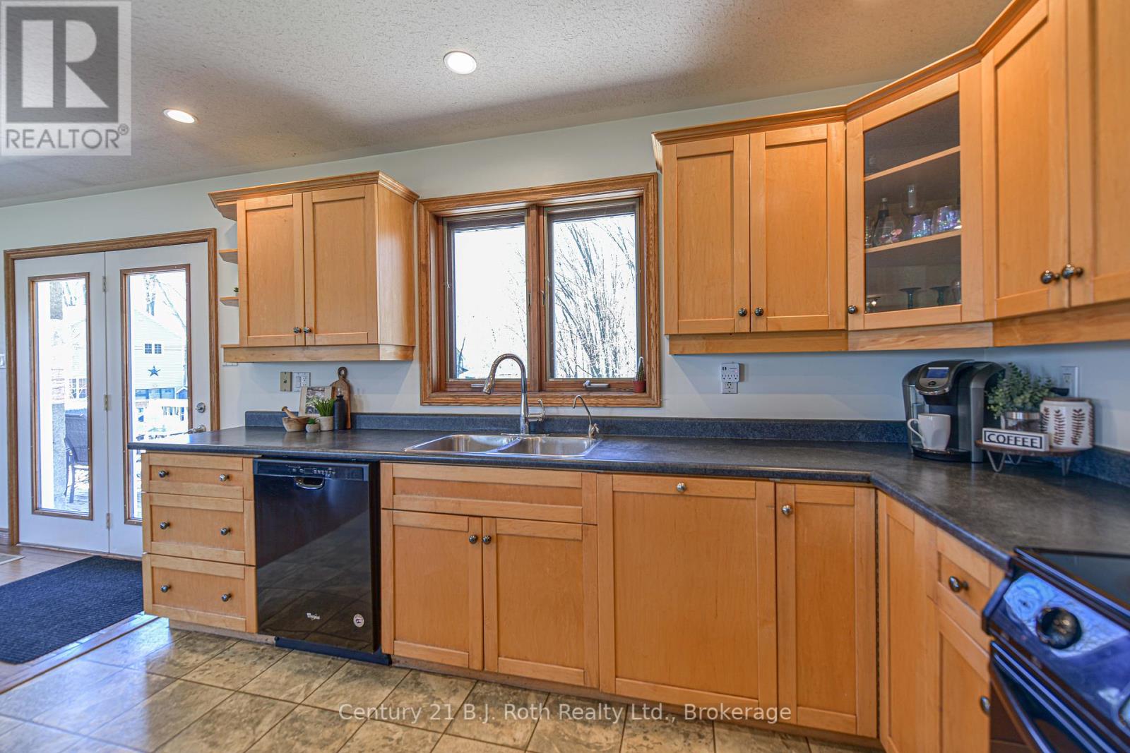 4086 Lawton Lane, Ramara, Ontario  L3V 6H7 - Photo 15 - S12143727