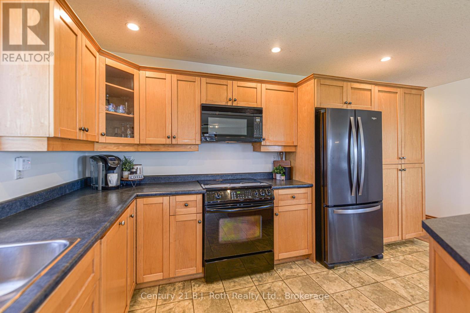 4086 Lawton Lane, Ramara (Atherley), Ontario  L3V 6H7 - Photo 16 - S12143727