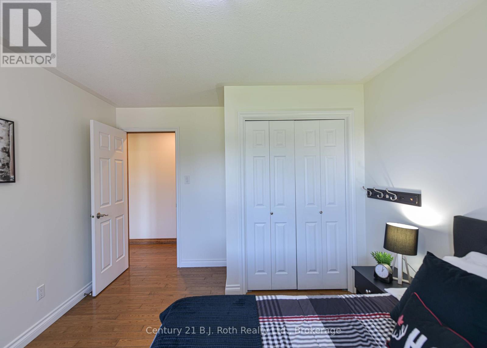 4086 Lawton Lane, Ramara, Ontario  L3V 6H7 - Photo 25 - S12143727