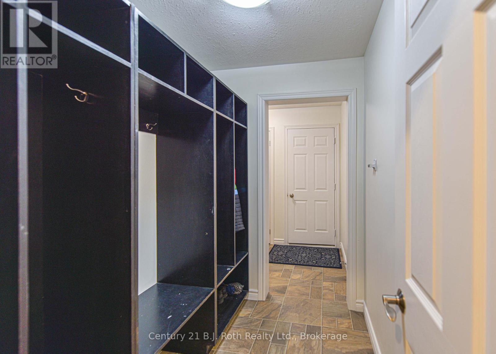 4086 Lawton Lane, Ramara (Atherley), Ontario  L3V 6H7 - Photo 30 - S12143727