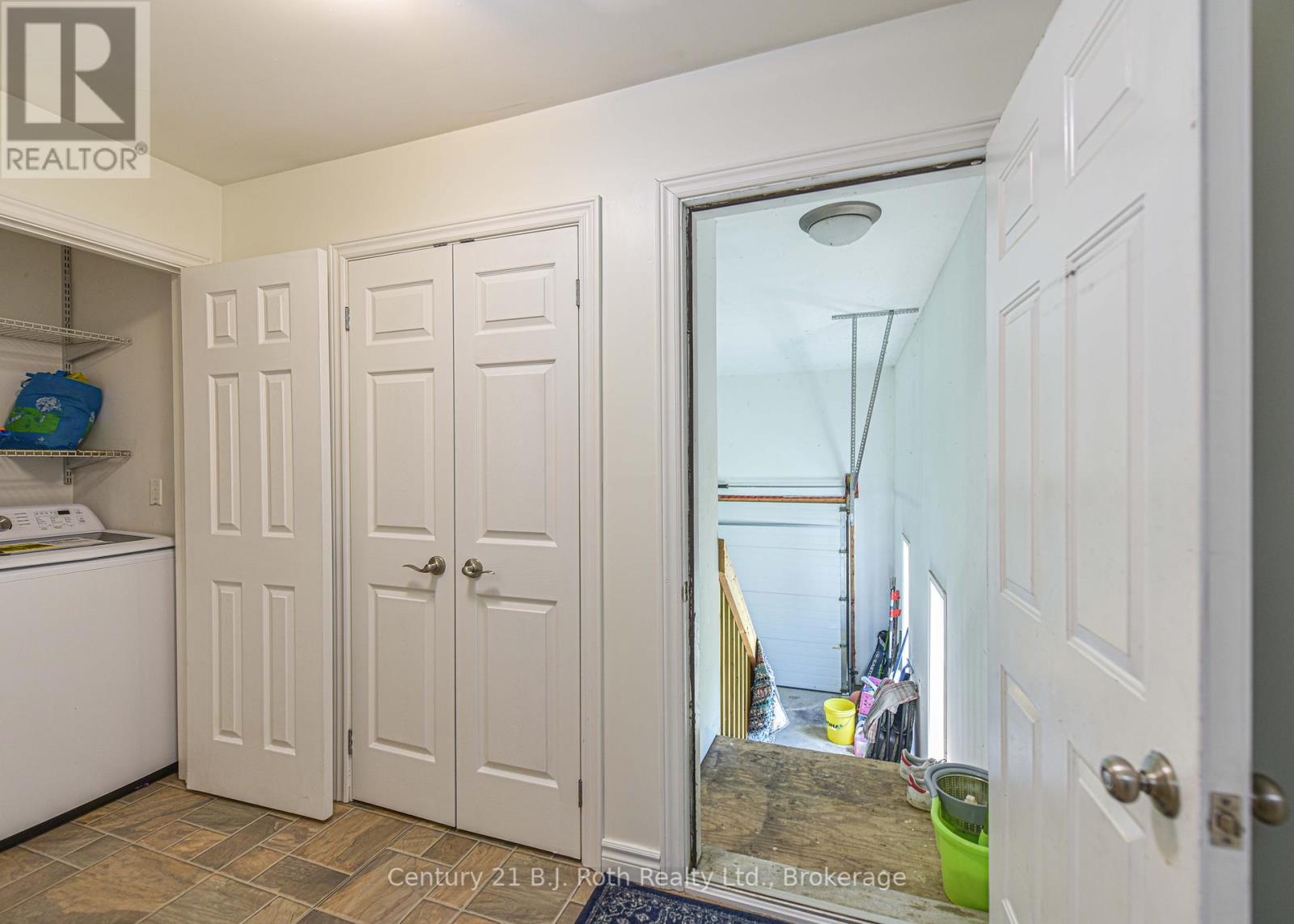 4086 Lawton Lane, Ramara (Atherley), Ontario  L3V 6H7 - Photo 31 - S12143727