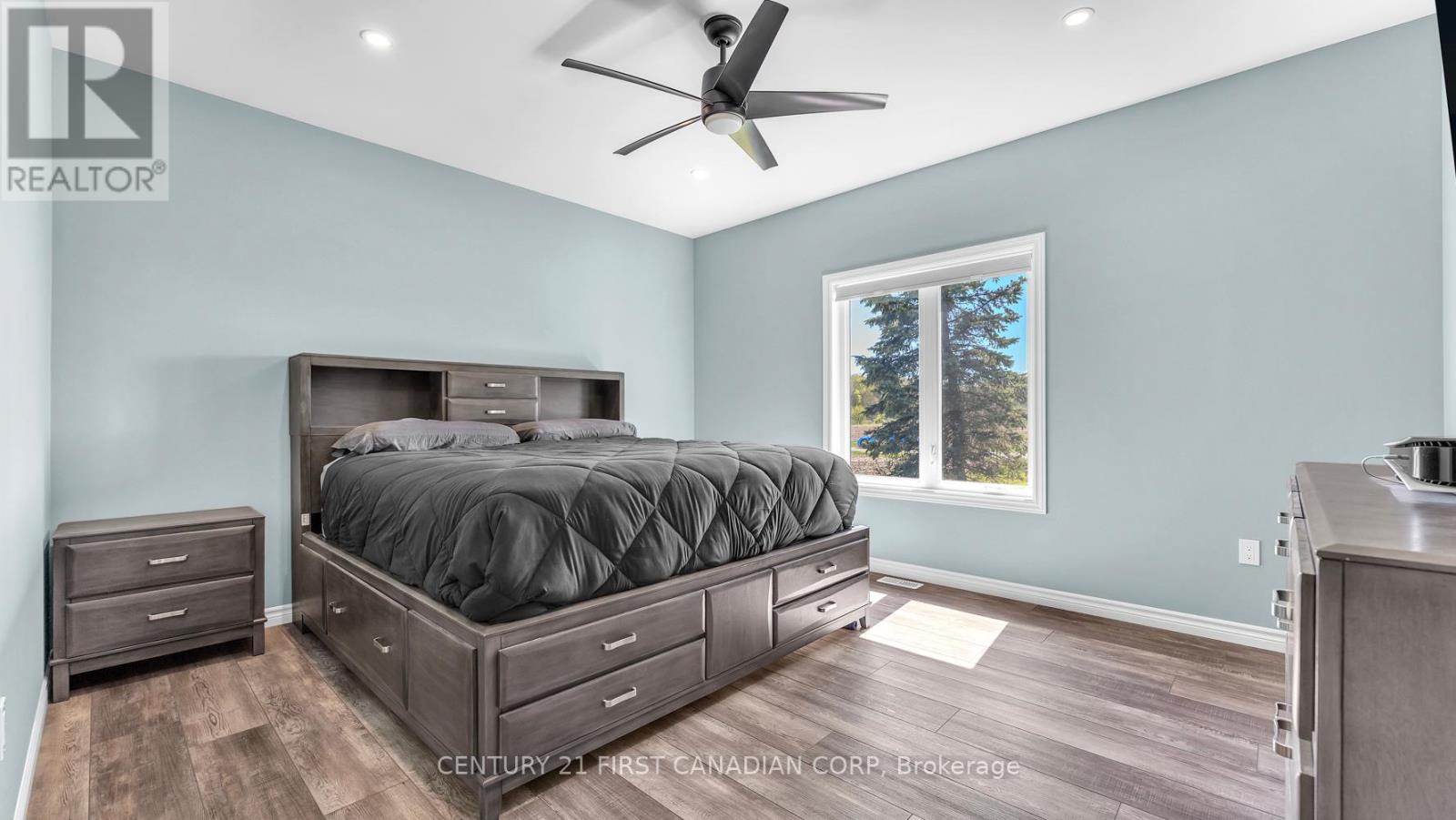 2314 Trillium Drive, Southwest Middlesex (Wardsville), Ontario  N0L 2N0 - Photo 12 - X12143802