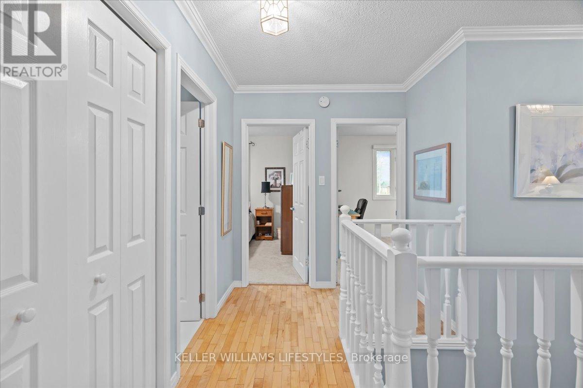 3241 Devonshire Road, Plympton-Wyoming, Ontario  N0N 1E0 - Photo 15 - X12143806