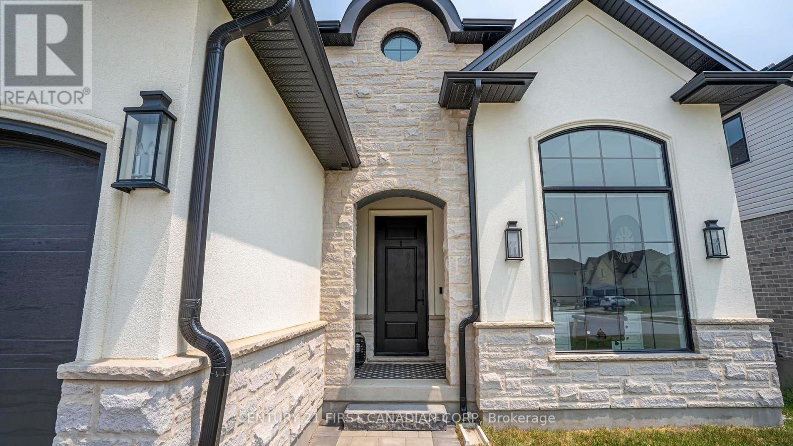 Property at 956 TRAILSWAY AVENUE image 2