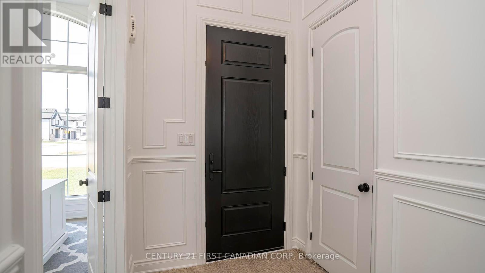 Property at 956 TRAILSWAY AVENUE image 4