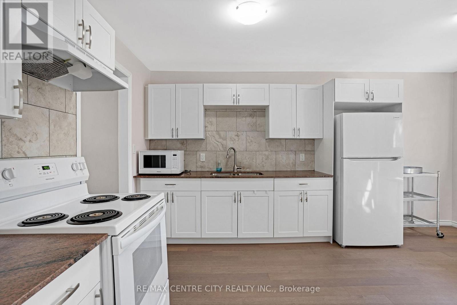 27 - 281 Bluevale Street N, Waterloo, Ontario  N2J 4L8 - Photo 16 - X12143912