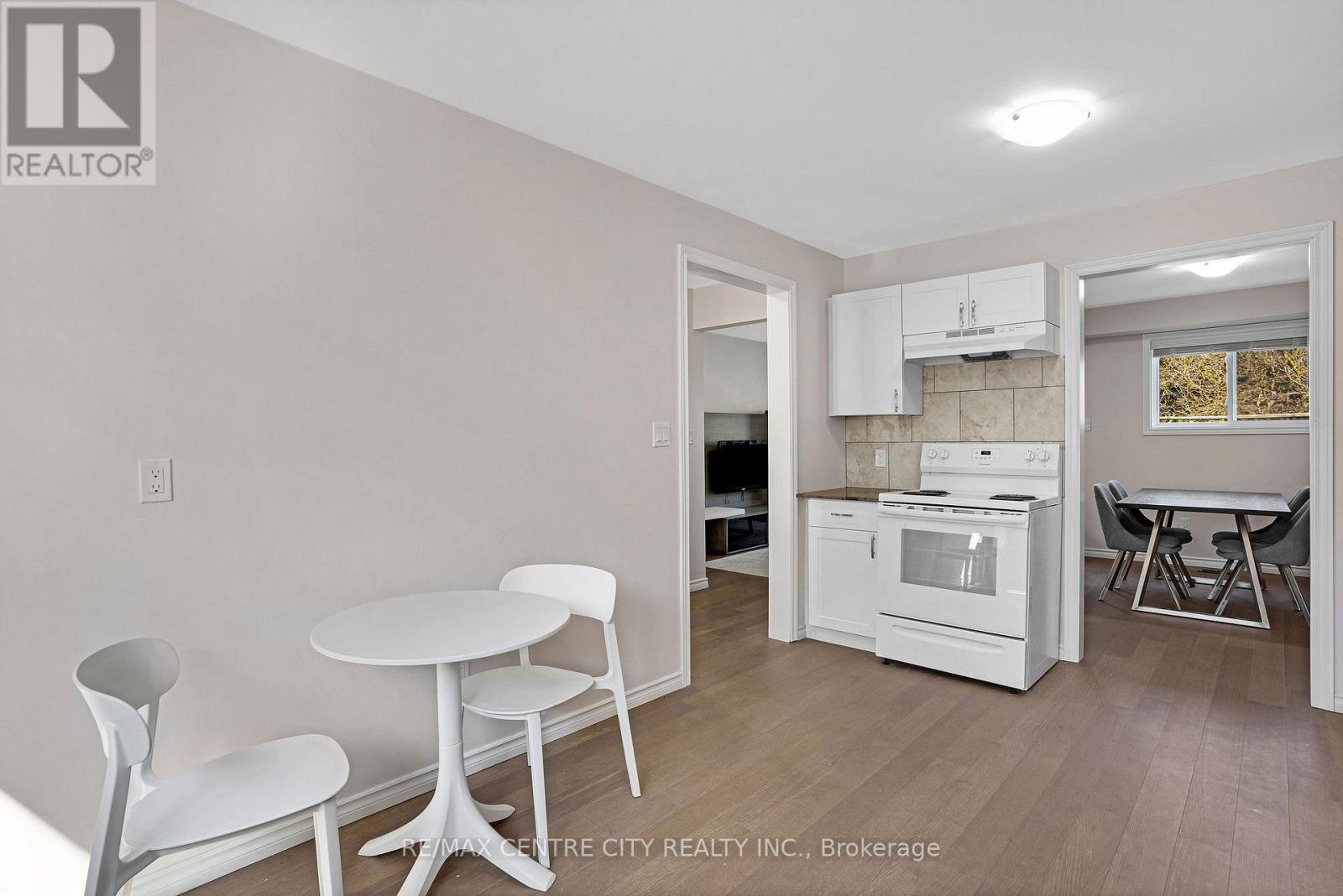 27 - 281 Bluevale Street N, Waterloo, Ontario  N2J 4L8 - Photo 17 - X12143912