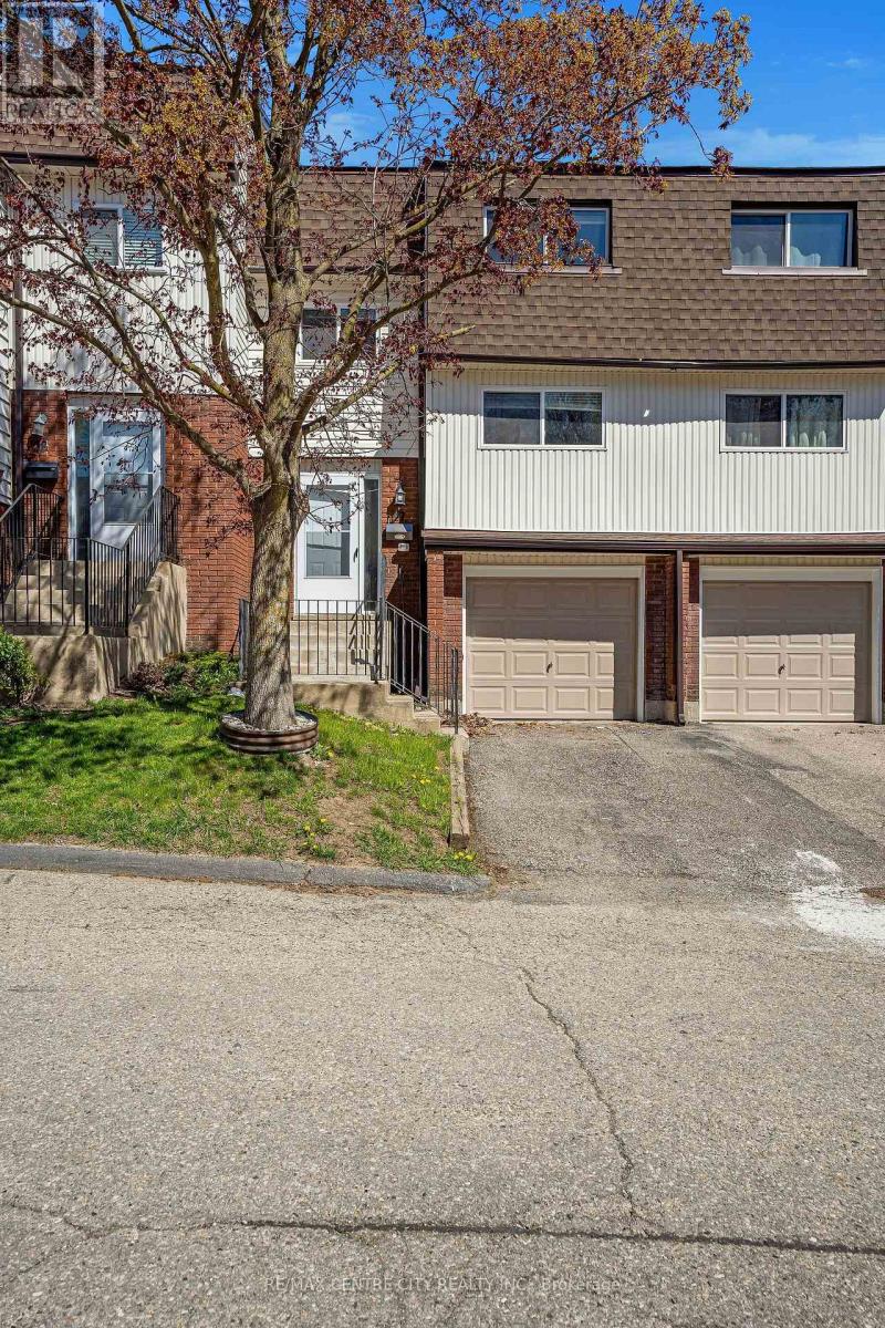 27 - 281 Bluevale Street N, Waterloo, Ontario  N2J 4L8 - Photo 3 - X12143912
