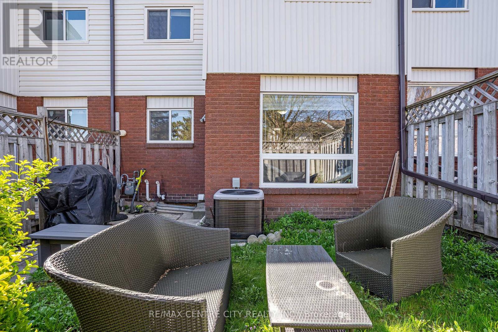 27 - 281 Bluevale Street N, Waterloo, Ontario  N2J 4L8 - Photo 32 - X12143912