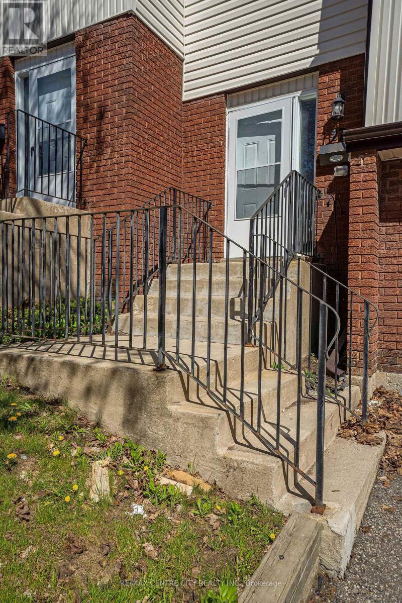 27 - 281 Bluevale Street N, Waterloo, Ontario  N2J 4L8 - Photo 4 - X12143912