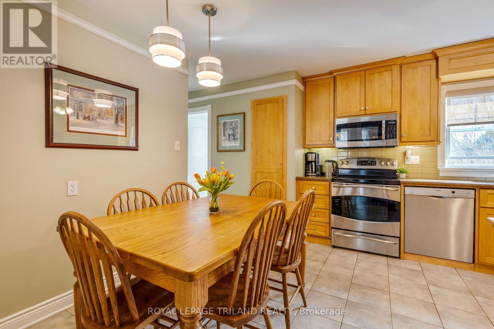 27 Cherokee Road, London North, Ontario  N6G 2N7 - Photo 10 - X12143919