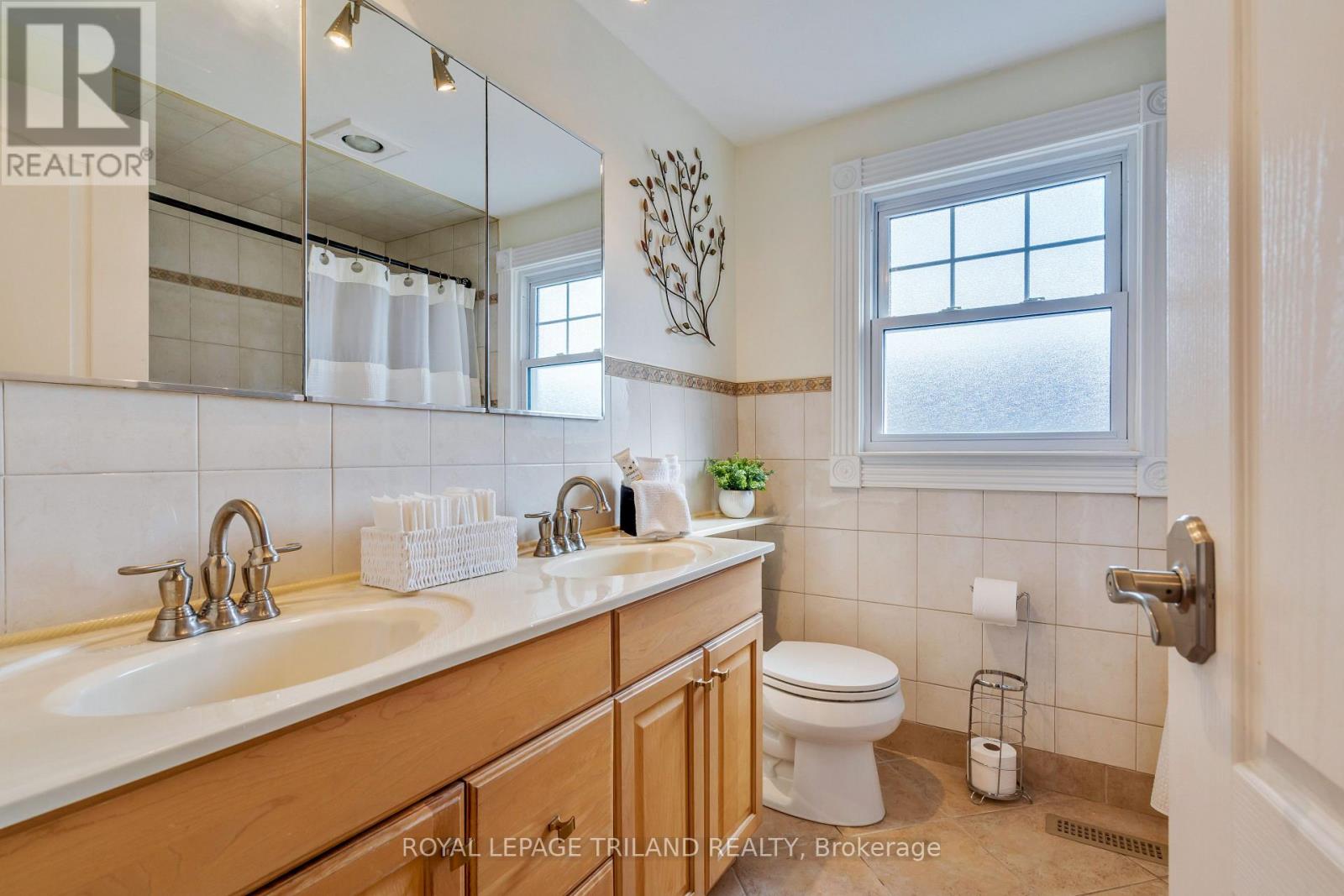 27 Cherokee Road, London North, Ontario  N6G 2N7 - Photo 26 - X12143919