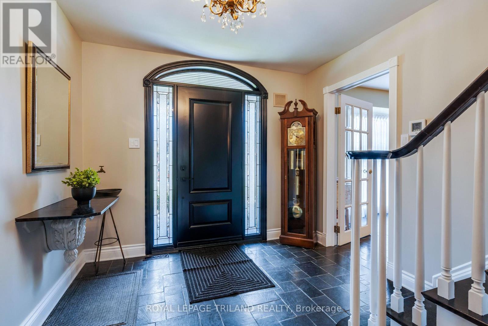 27 Cherokee Road, London North, Ontario  N6G 2N7 - Photo 4 - X12143919