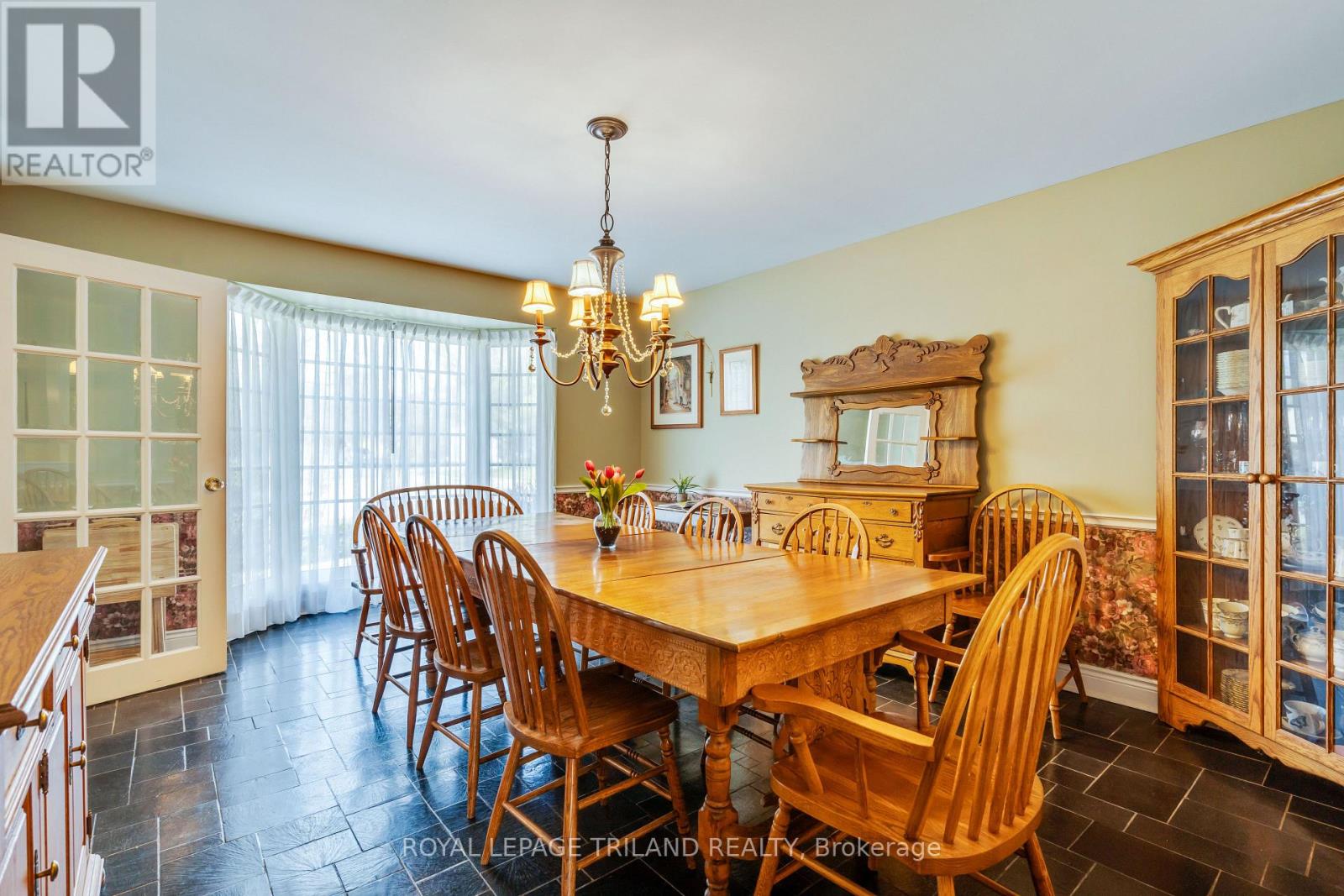 27 Cherokee Road, London North, Ontario  N6G 2N7 - Photo 9 - X12143919