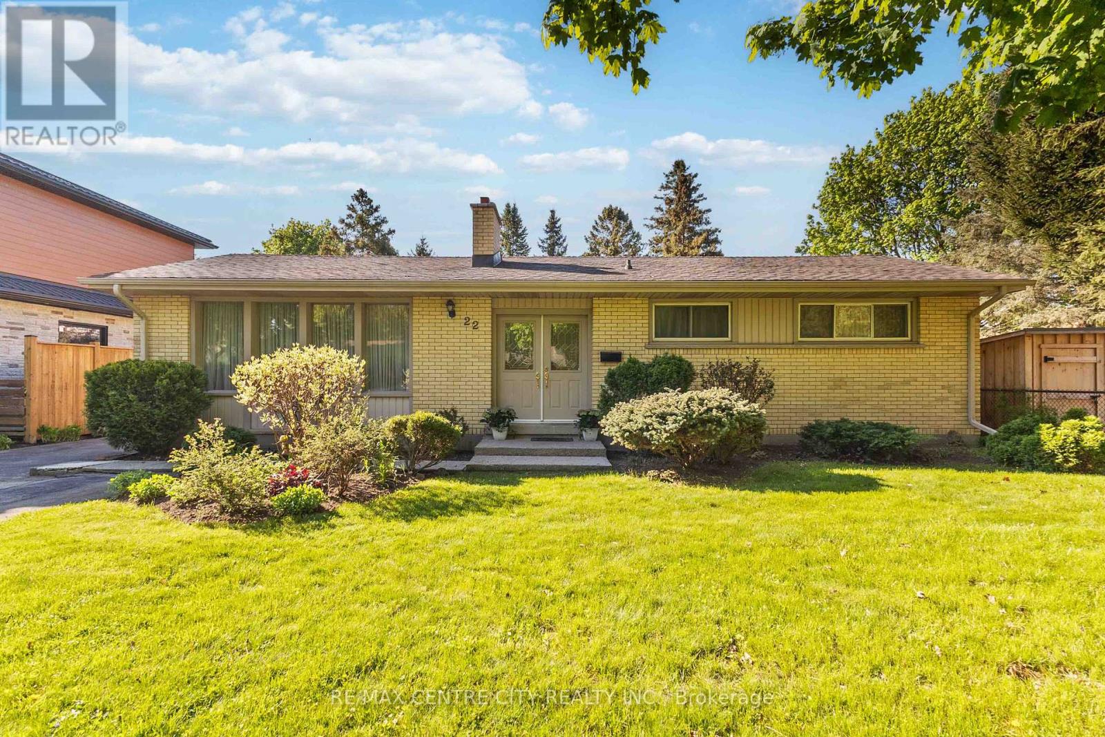22 Hunt Club Drive