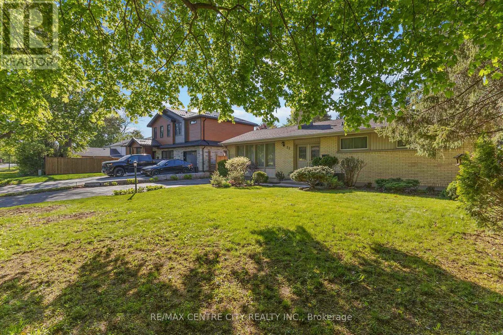 22 Hunt Club Drive, London North (North L), Ontario  N6H 3Y3 - Photo 6 - X12143921