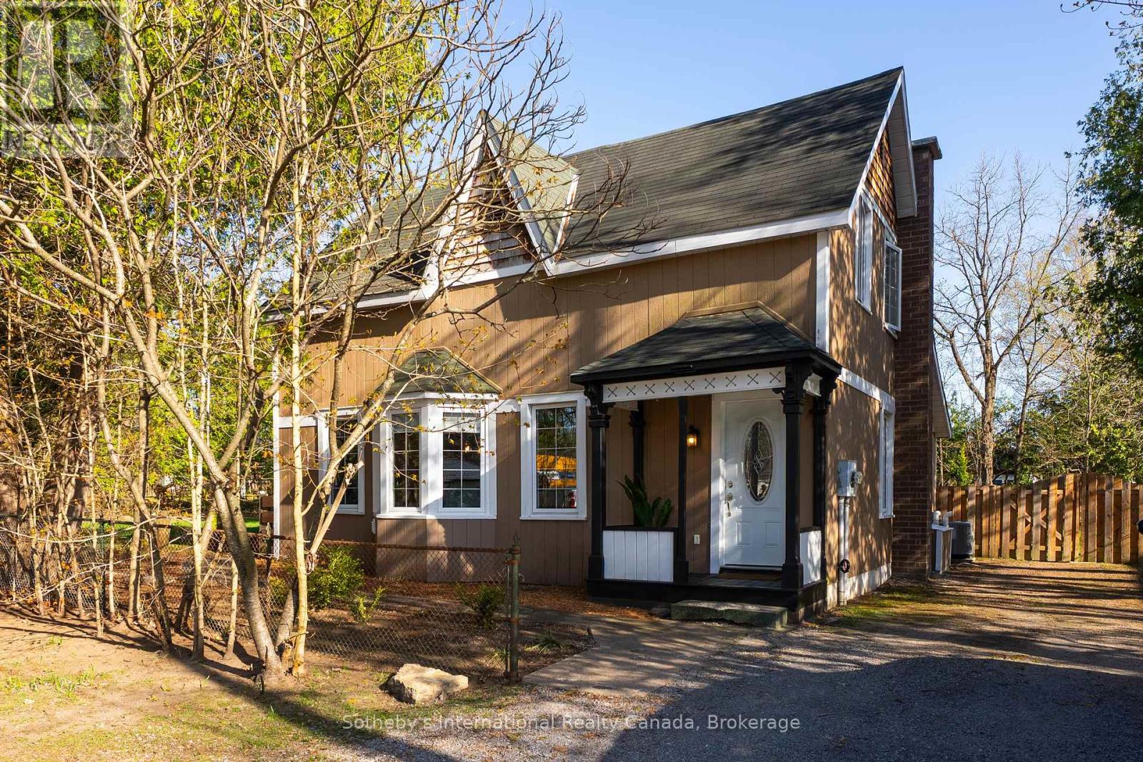 Property at 325 FARQUHAR STREET image 2