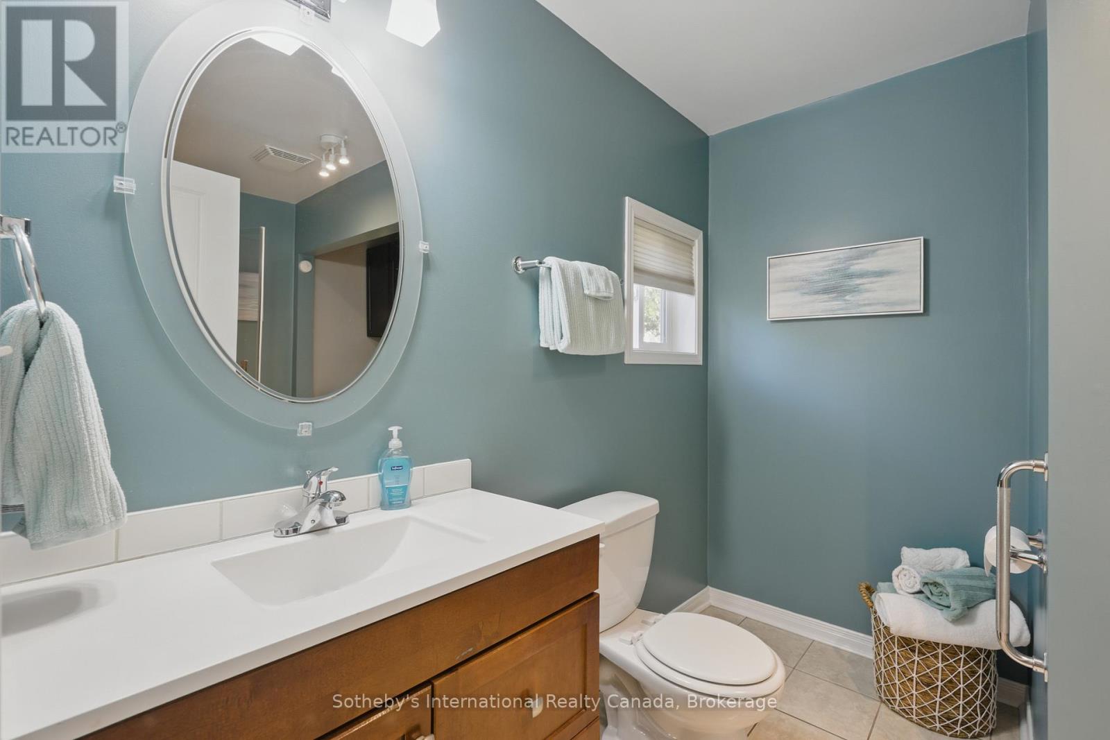 325 Farquhar Street, Gravenhurst, Ontario  P1P 1E5 - Photo 20 - X12143866
