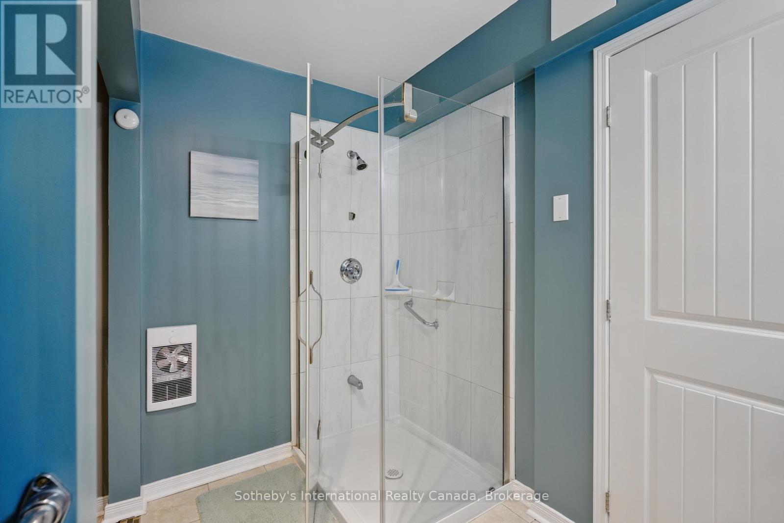 325 Farquhar Street, Gravenhurst, Ontario  P1P 1E5 - Photo 22 - X12143866