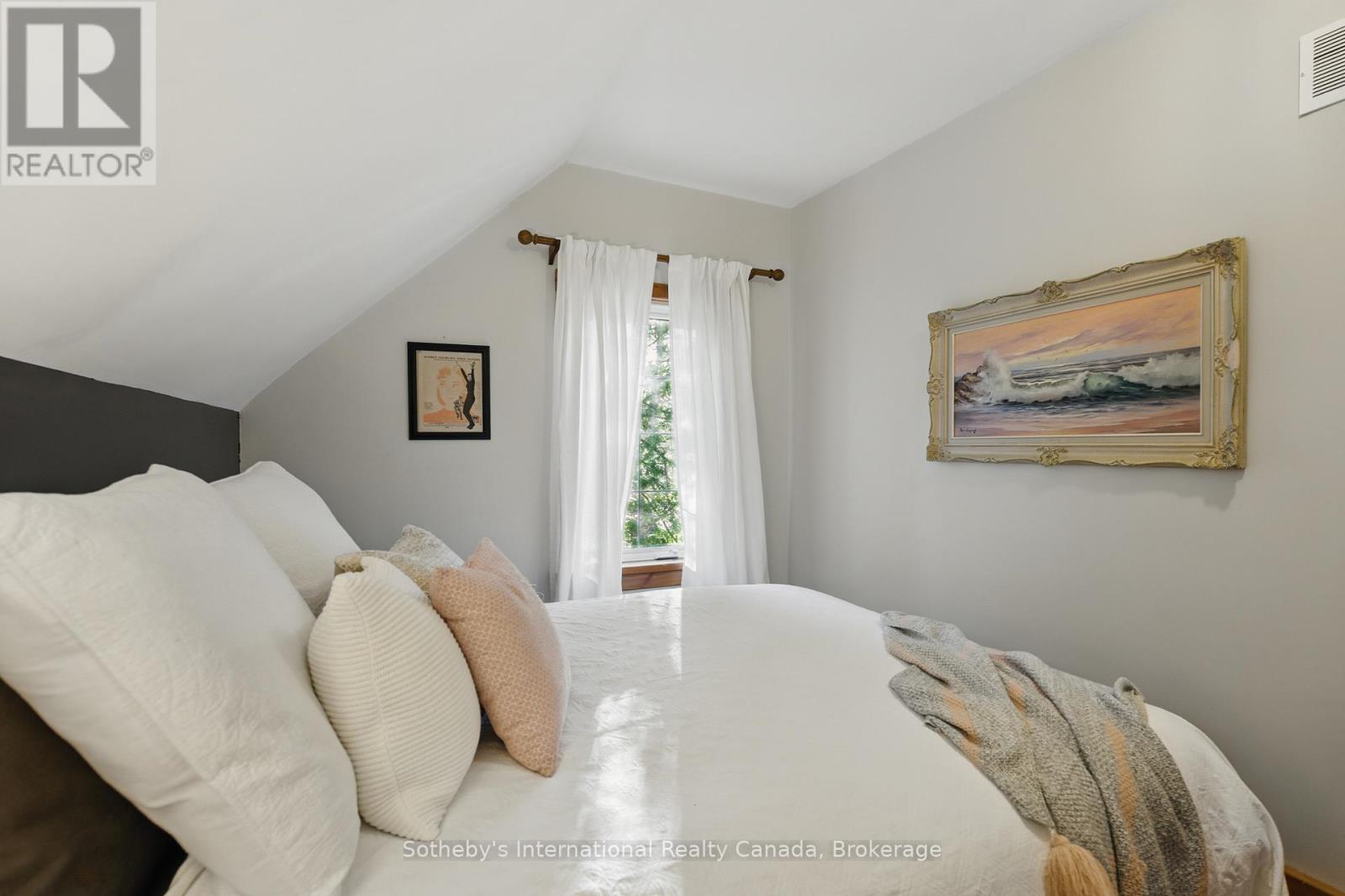 325 Farquhar Street, Gravenhurst, Ontario  P1P 1E5 - Photo 34 - X12143866