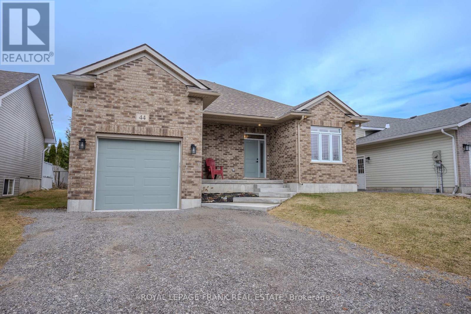 44 BIRCH CRESCENT, Kawartha Lakes, Ontario