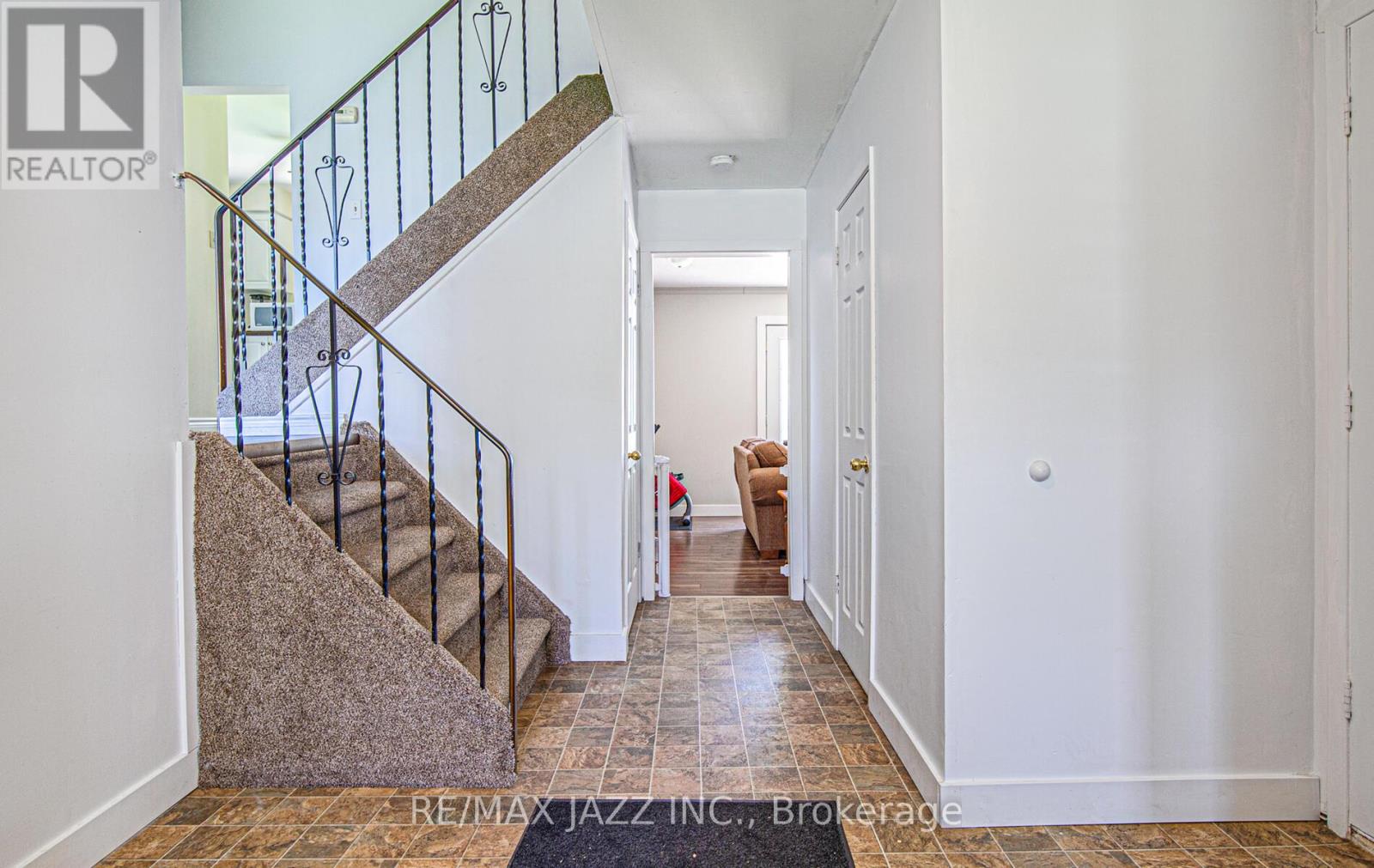40 Glen Watford Road, Cobourg, Ontario  K9A 4S5 - Photo 2 - X12143887