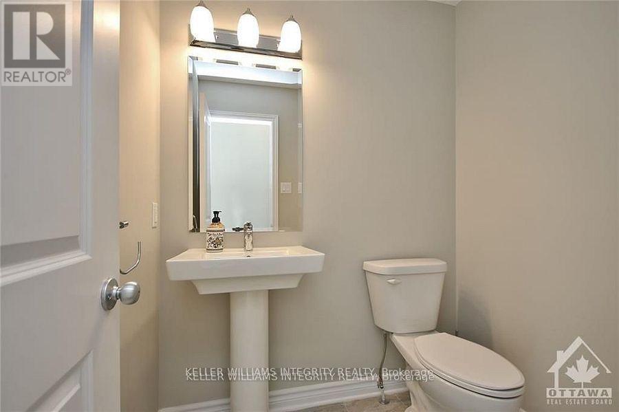 158 Bandelier Way, Ottawa, Ontario  K2S 2J6 - Photo 3 - X12140110