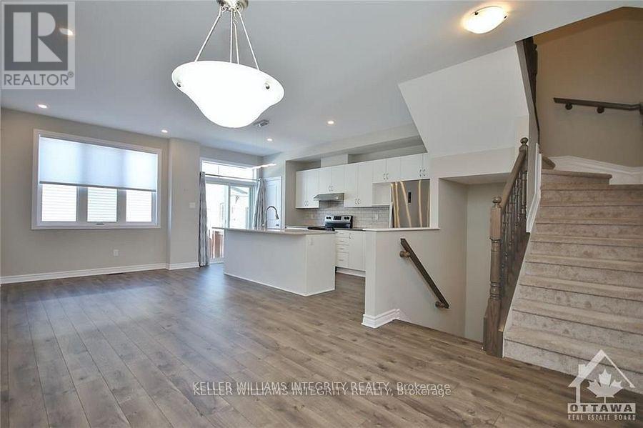 158 Bandelier Way, Ottawa, Ontario  K2S 2J6 - Photo 6 - X12140110