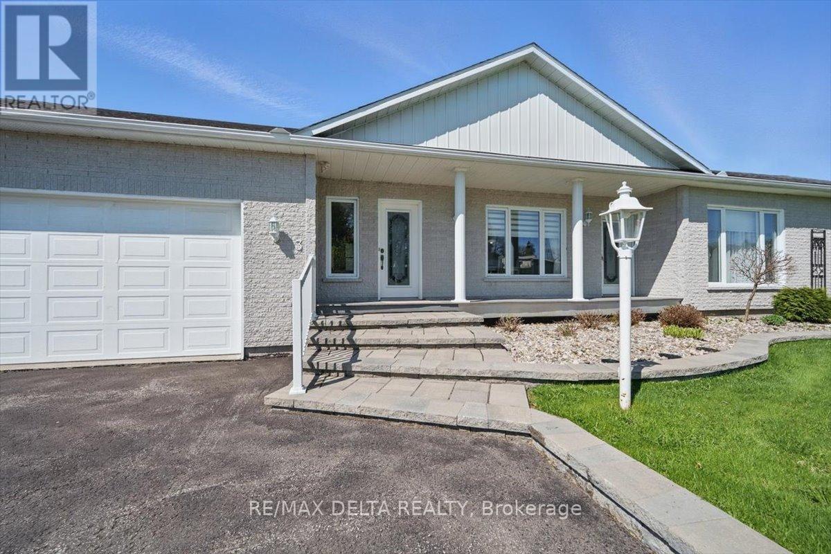 3 Maisonneuve Street, Clarence-Rockland, Ontario  K0A 1E0 - Photo 2 - X12143822