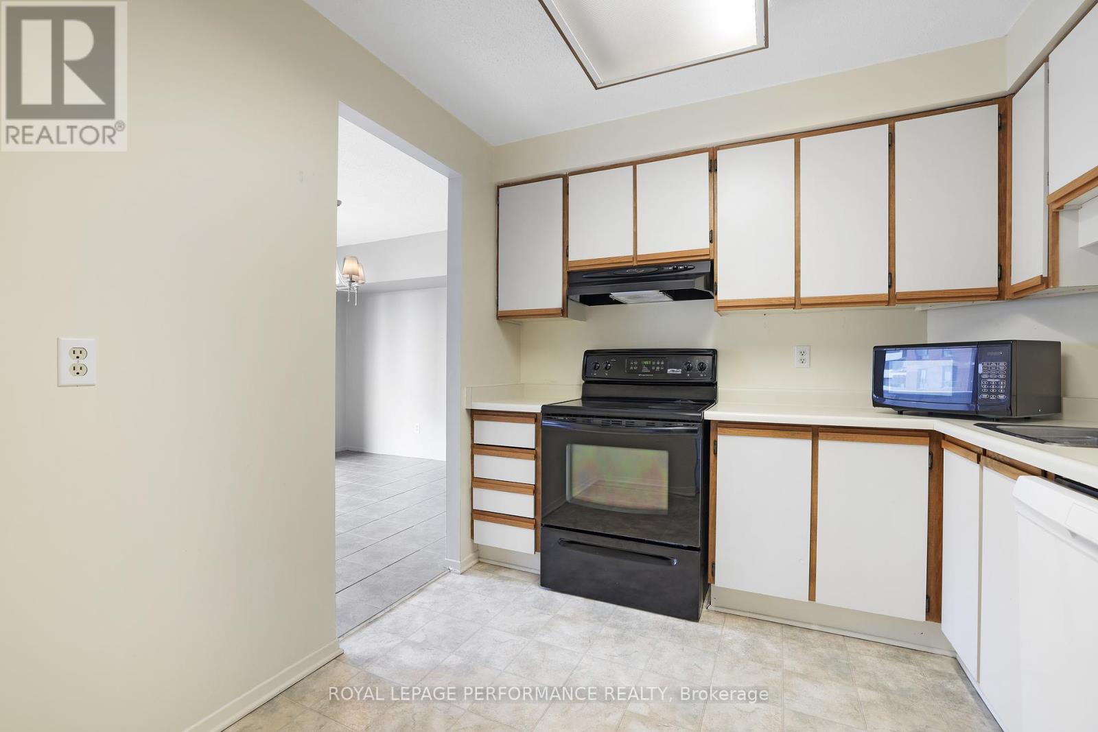 1701 - 470 Laurier Avenue W, Ottawa, Ontario  K1R 7W9 - Photo 12 - X12143842