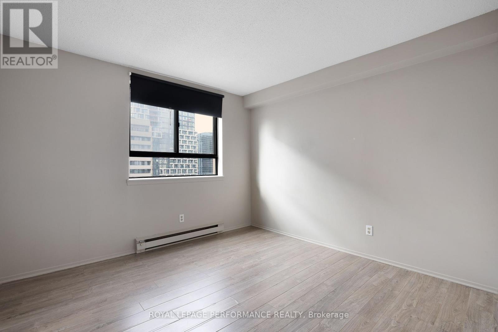 1701 - 470 Laurier Avenue W, Ottawa, Ontario  K1R 7W9 - Photo 14 - X12143842