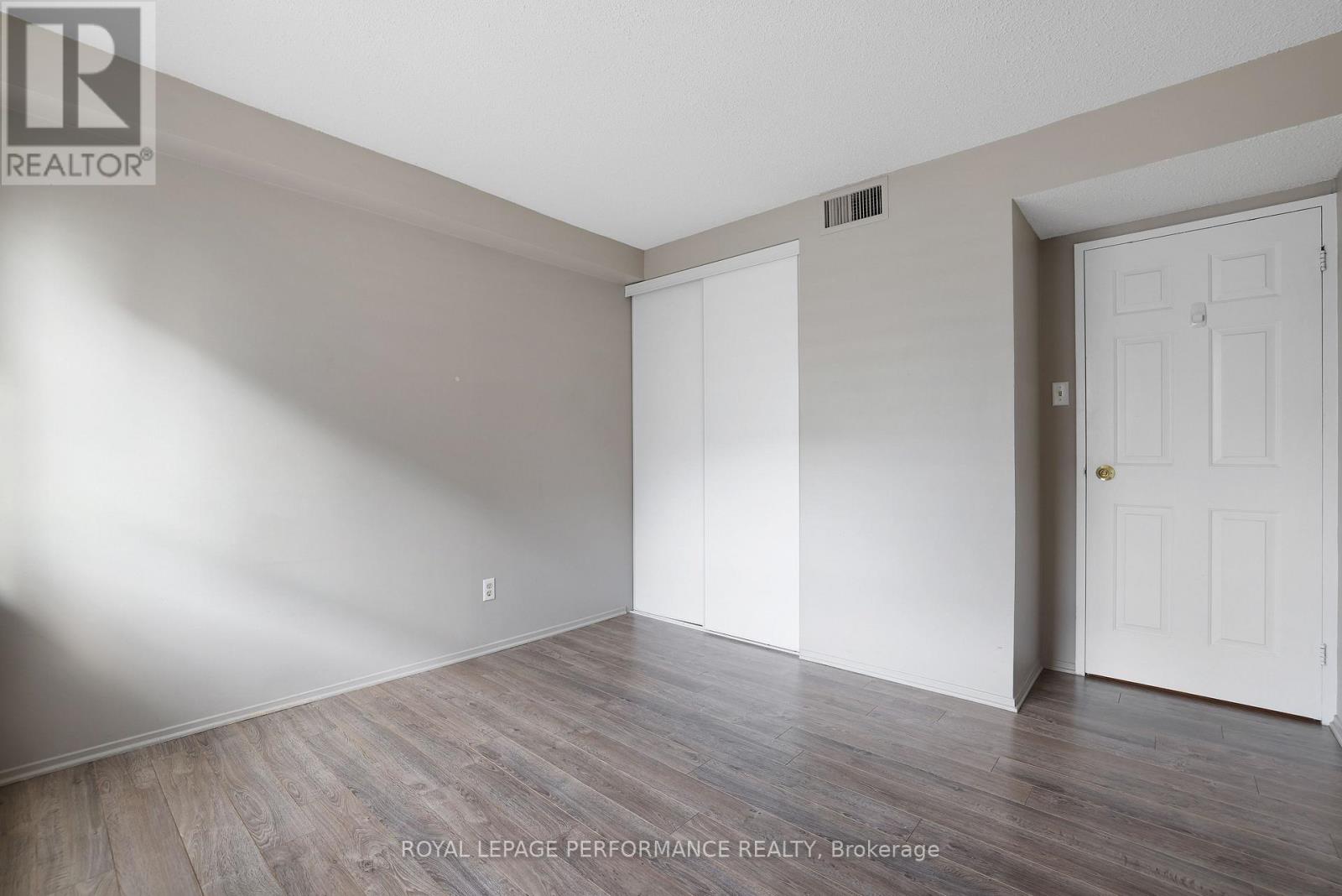 1701 - 470 Laurier Avenue W, Ottawa, Ontario  K1R 7W9 - Photo 15 - X12143842