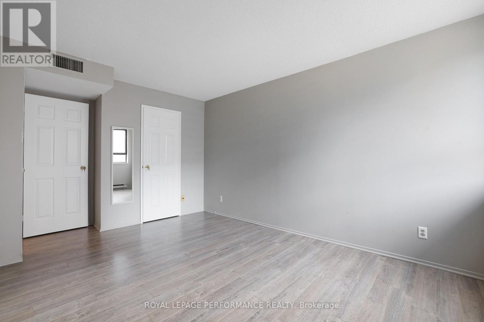 1701 - 470 Laurier Avenue W, Ottawa, Ontario  K1R 7W9 - Photo 19 - X12143842