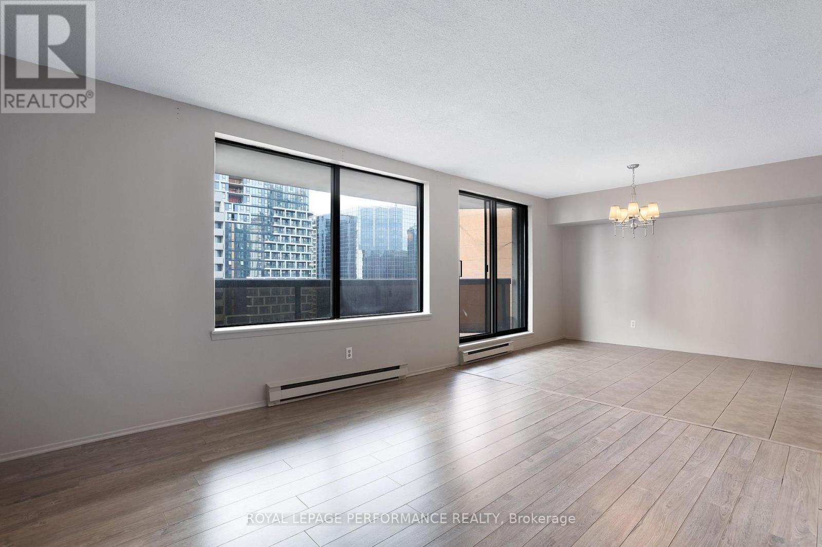 1701 - 470 Laurier Avenue W, Ottawa, Ontario  K1R 7W9 - Photo 6 - X12143842