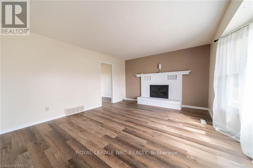 10755 Beck Road, Niagara Falls, Ontario  L2E 6S6 - Photo 3 - X12143785