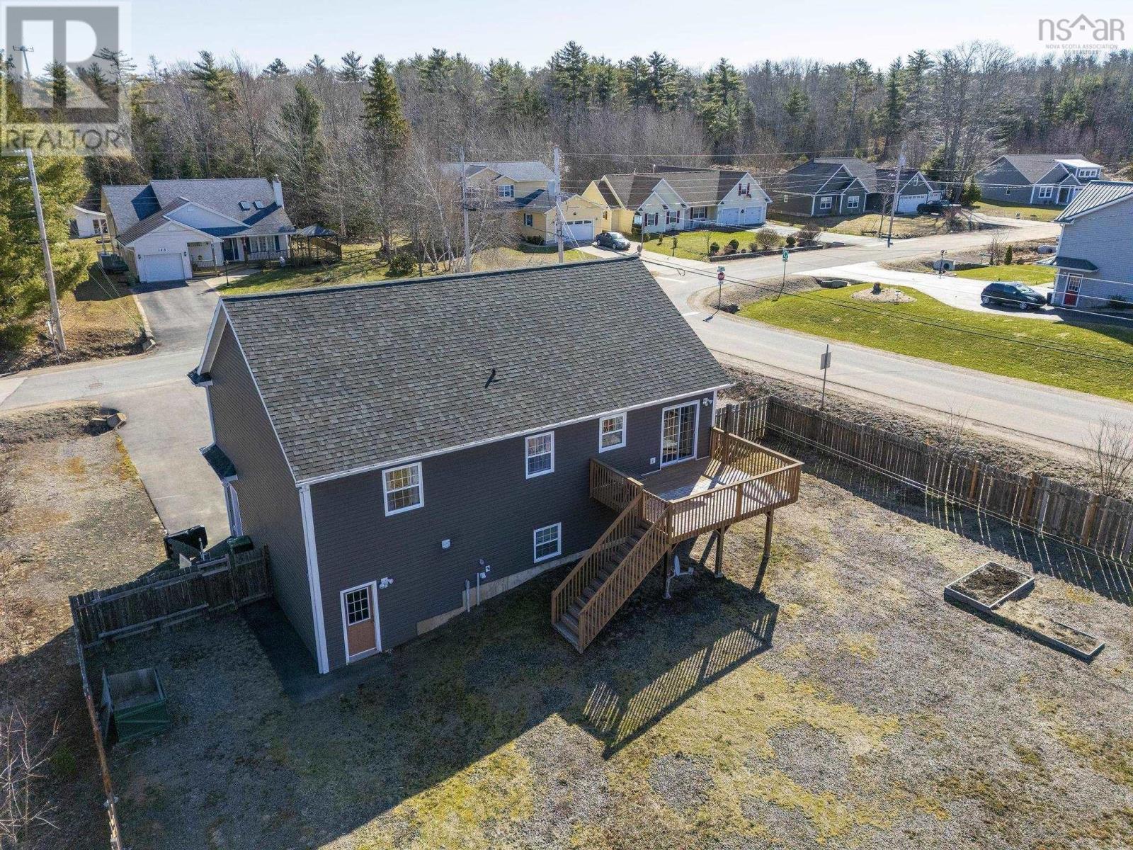 Property at 147 Rivercrest Lane image 3