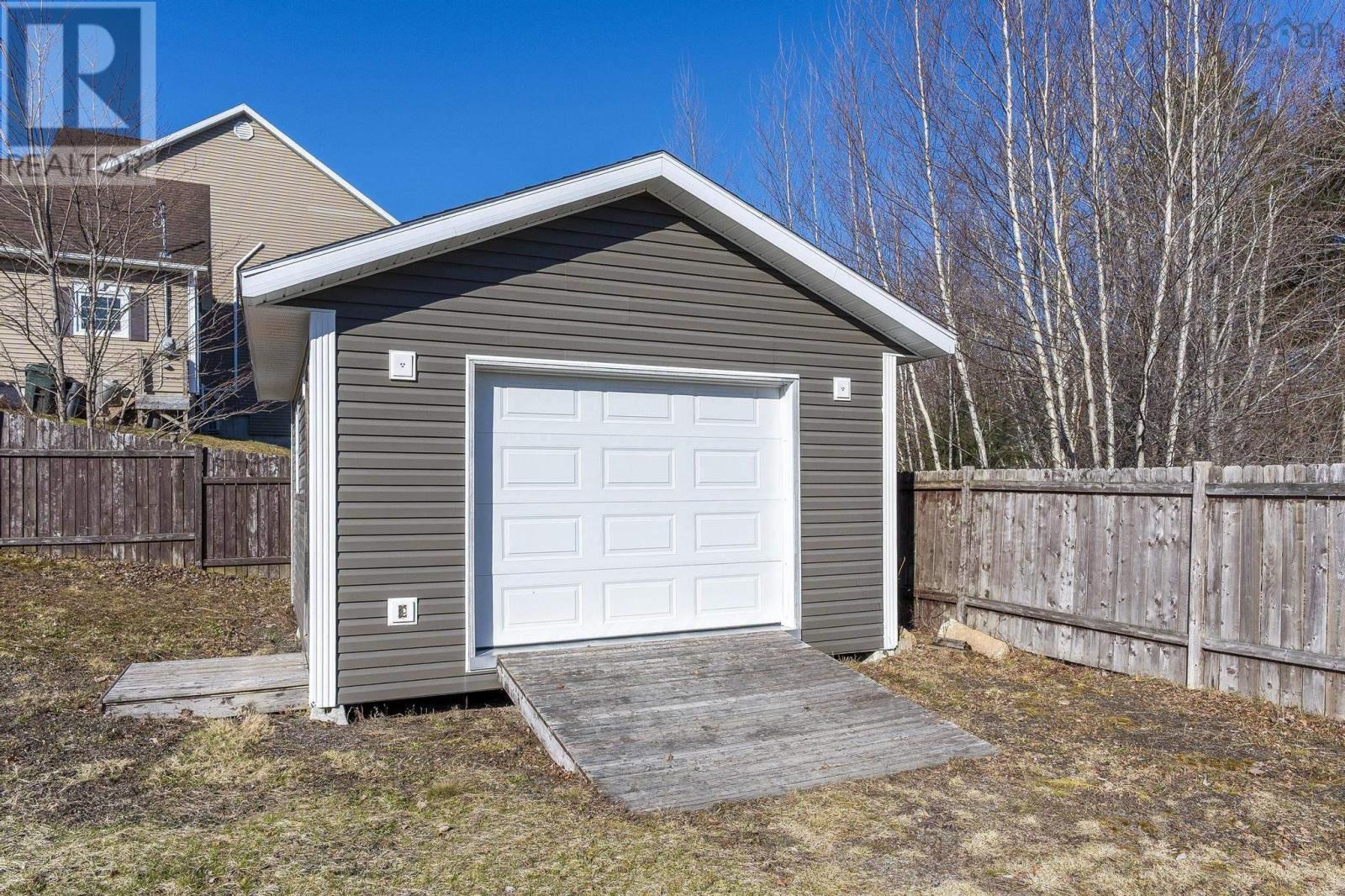 Property at 147 Rivercrest Lane image 4