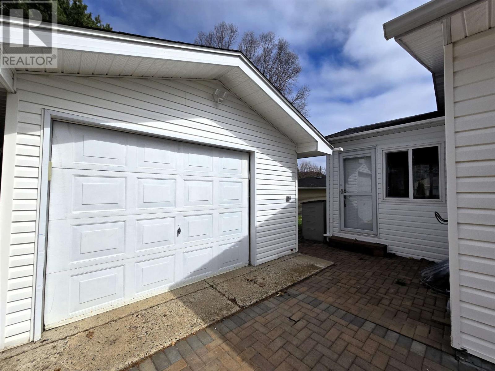 29 Albert St, Elliot Lake, Ontario  P5A 2Y7 - Photo 21 - SM251080