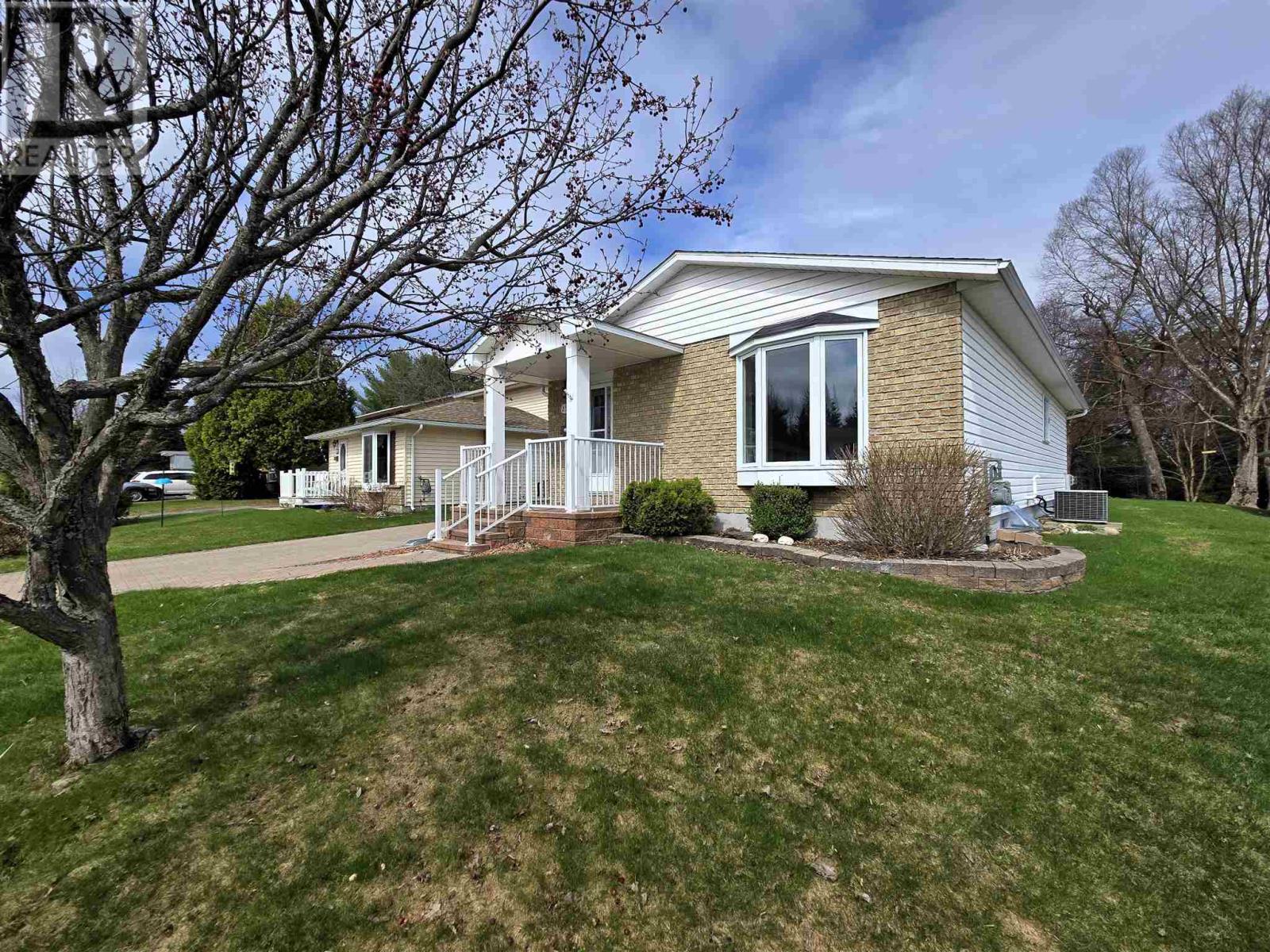 29 Albert St, Elliot Lake, Ontario  P5A 2Y7 - Photo 26 - SM251080
