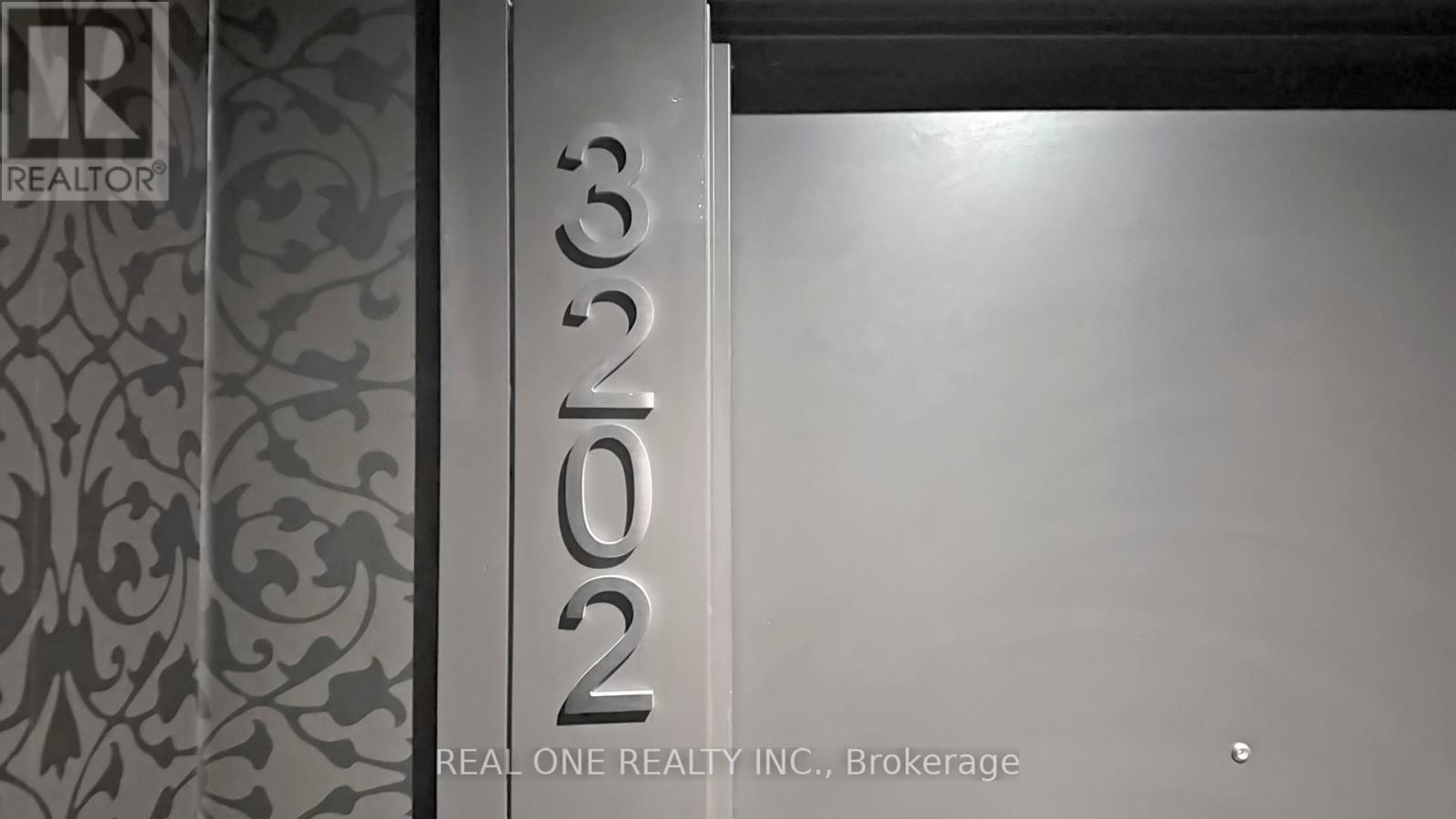 3202 - 197 Yonge Street, Toronto, Ontario  M5B 0C1 - Photo 11 - C12143780